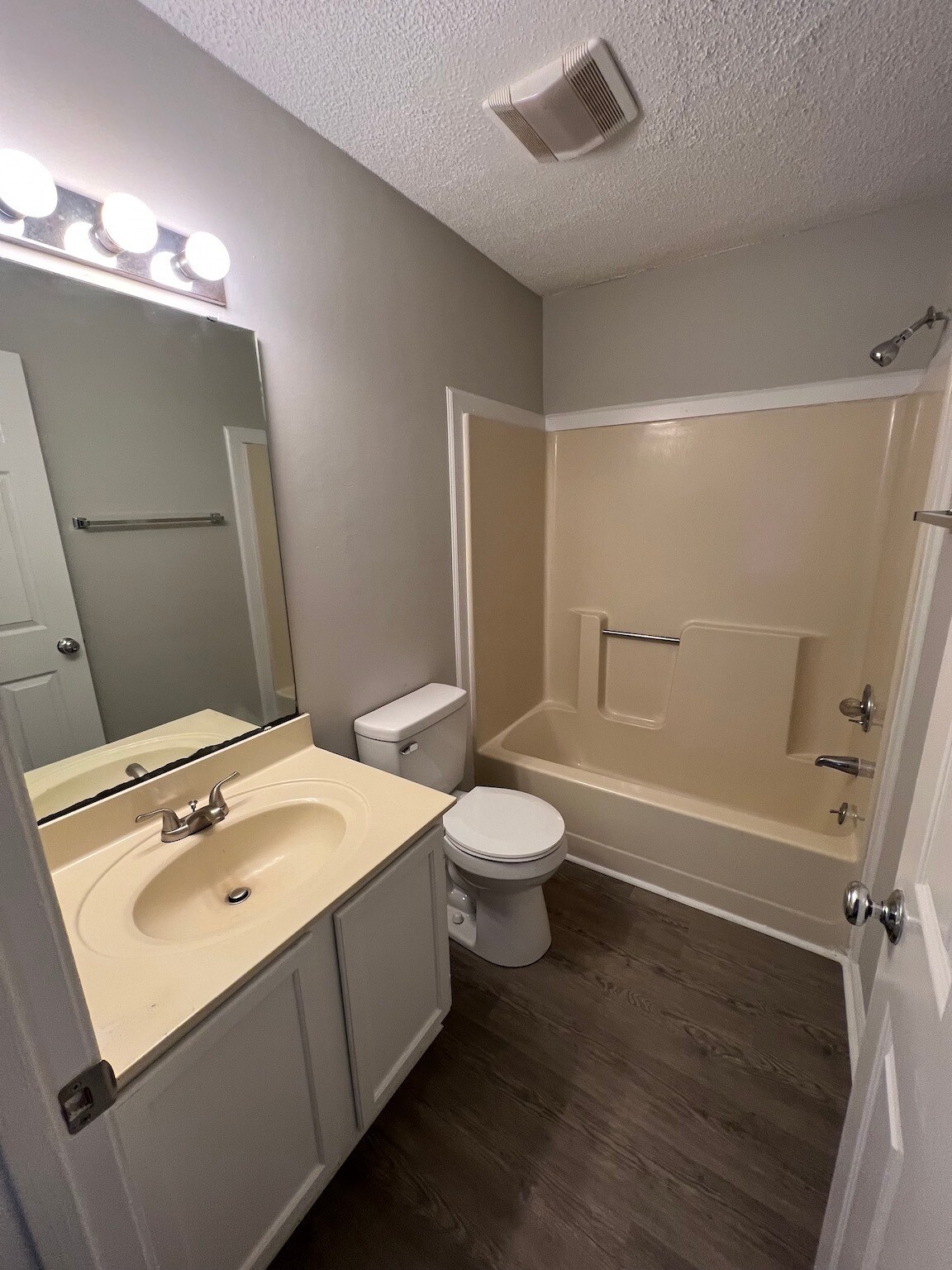 Building Photo - 2909 Spring Garden St