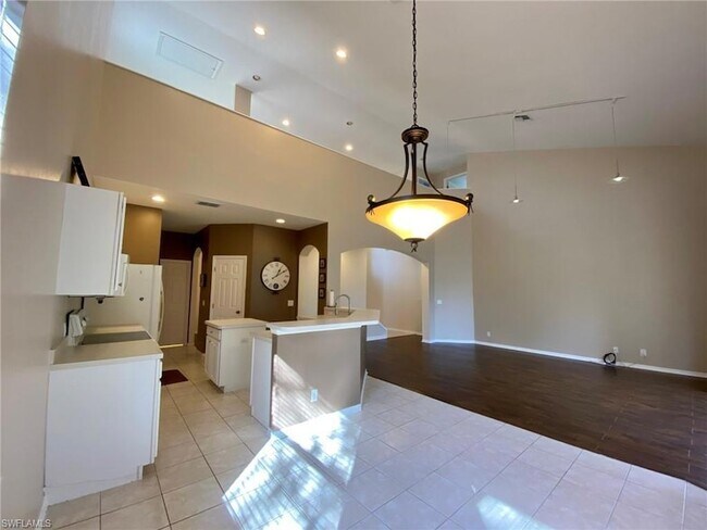 Building Photo - 74 Burnt Pine Dr