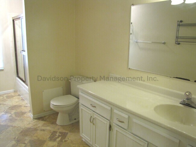 Building Photo - Great 4 Bedroom House in North Colorado Springs