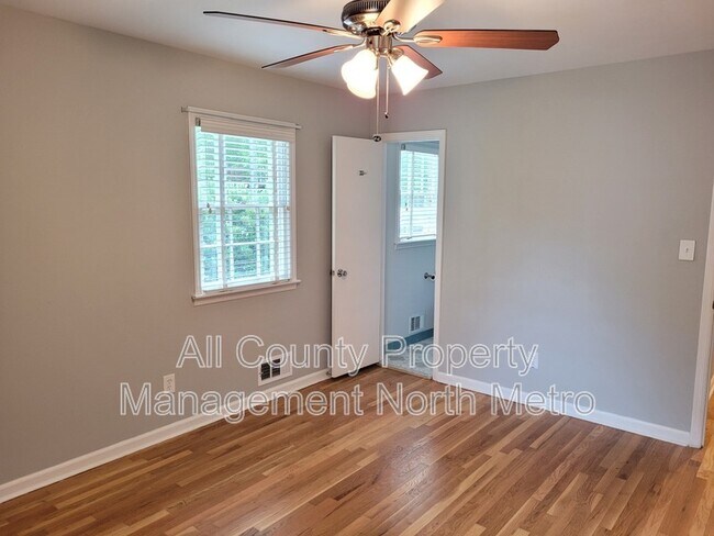 Building Photo - 777 Foxcroft Cir SE