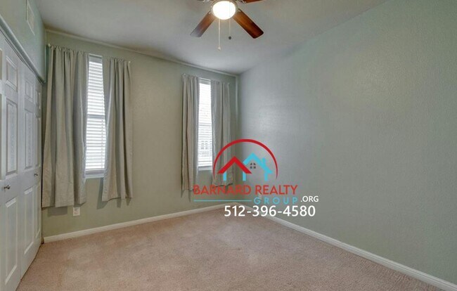 Building Photo - Available Now: 3 bed/2 Bath in Desirable B...