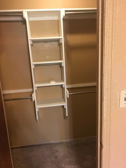 Building Photo - 2006 Williams St