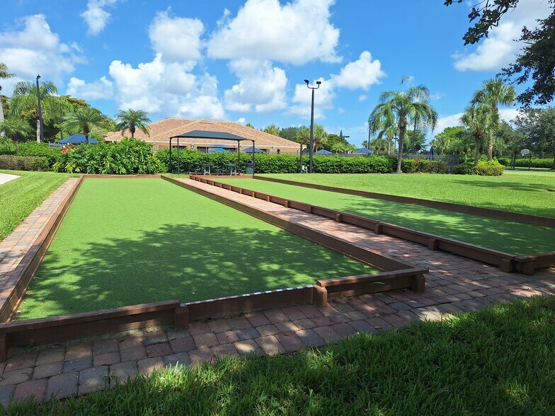 Bocce Ball - 21301 Lancaster Run
