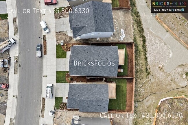 Building Photo - 1209 SW Pendleton Way