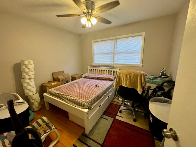 Building Photo - 1465 N Northwest Hwy