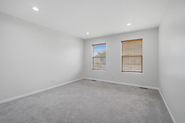 Building Photo - 611 Lakeridge Ct