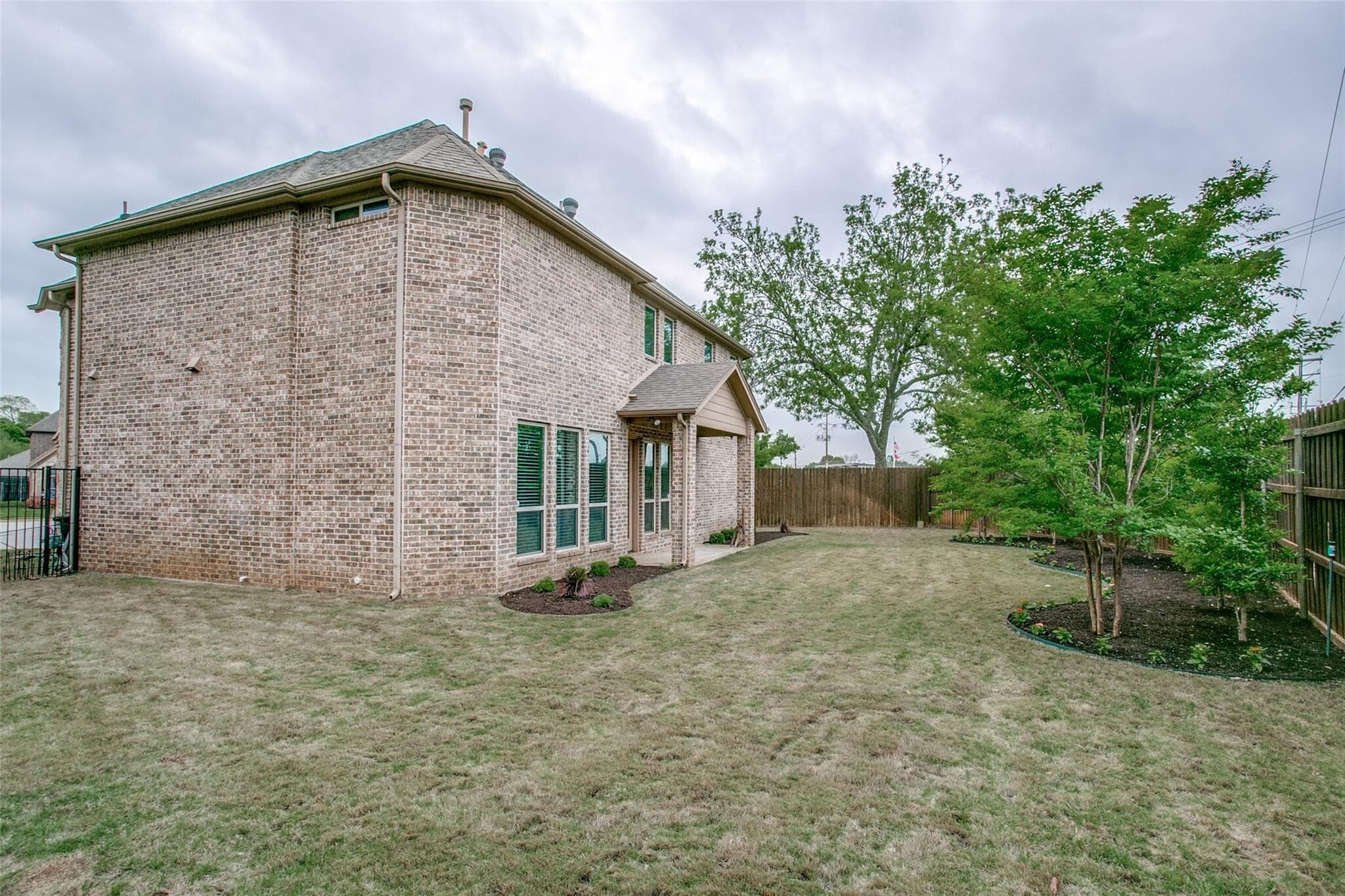 Building Photo - 1805 Castle Ct