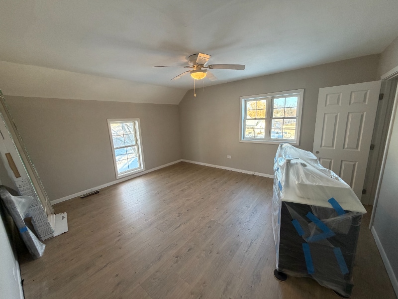 Building Photo - 321 Main St