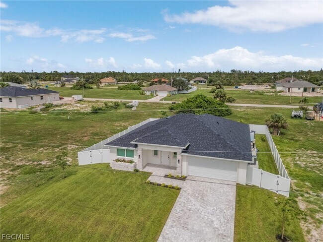 Building Photo - 3015 NW 42nd Ave