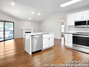 Building Photo - 11520 Huebner Rd
