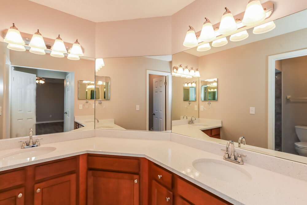 Building Photo - 7749 Pikes Peak Dr