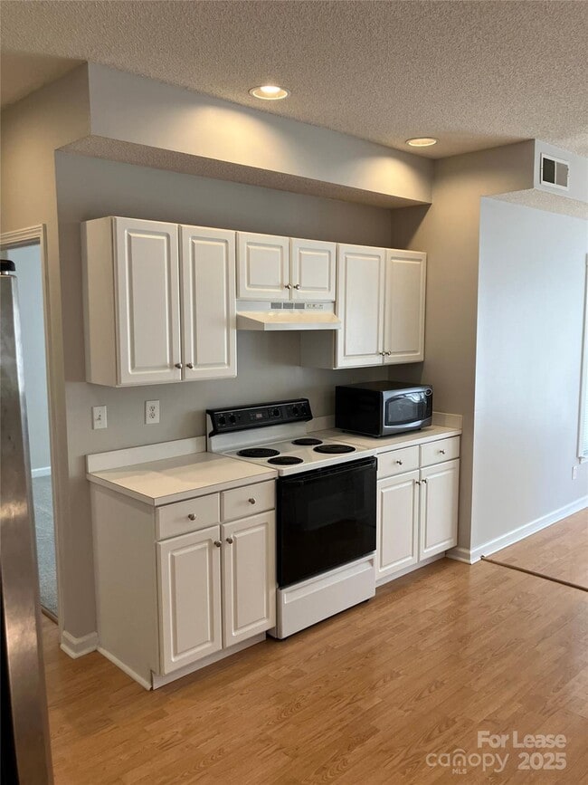 Building Photo - 7525 Montrachet Ln