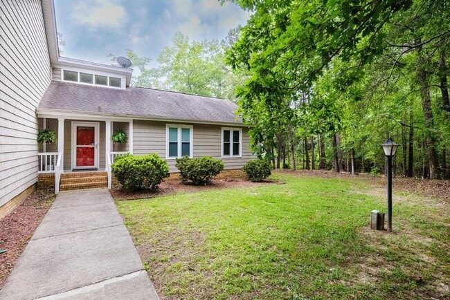 Building Photo - 311 Derrick Ln