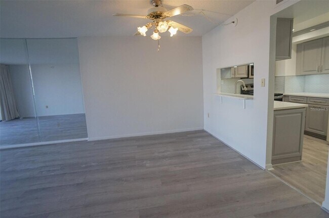 Building Photo - 400 Island Way