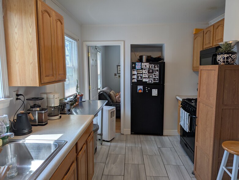 Kitchen - 36R Otis St