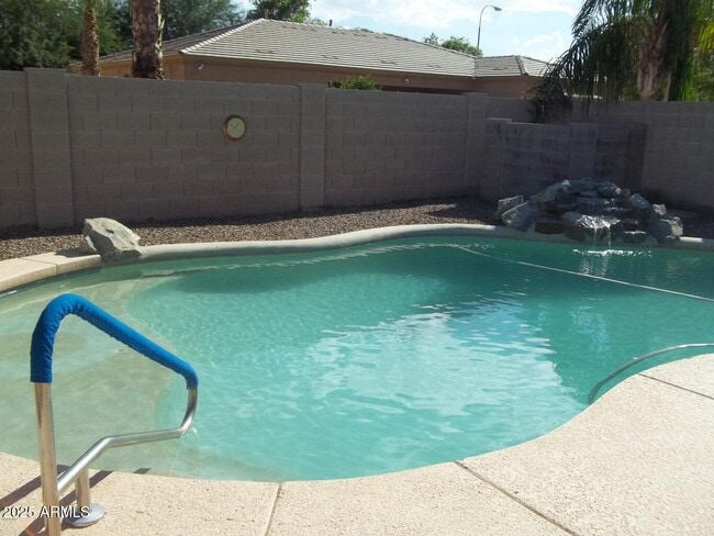 Primary Photo - 2037 E Riviera Dr
