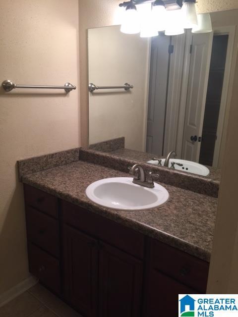 Building Photo - 1108 Chapel Creek Dr