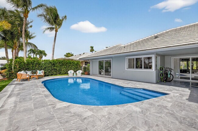 Building Photo - 891 Hickory Terrace