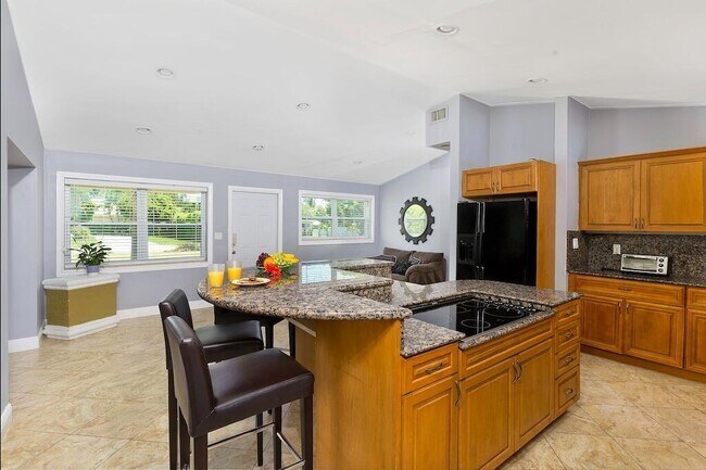 Building Photo - 272 NW 45th St