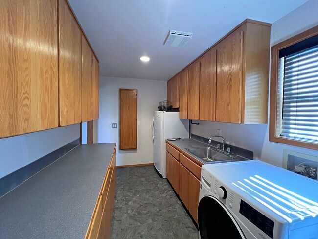 Building Photo - Stunning 4 Bedroom 2.5 Bath with Peek-a-Boo View of Puget Sound