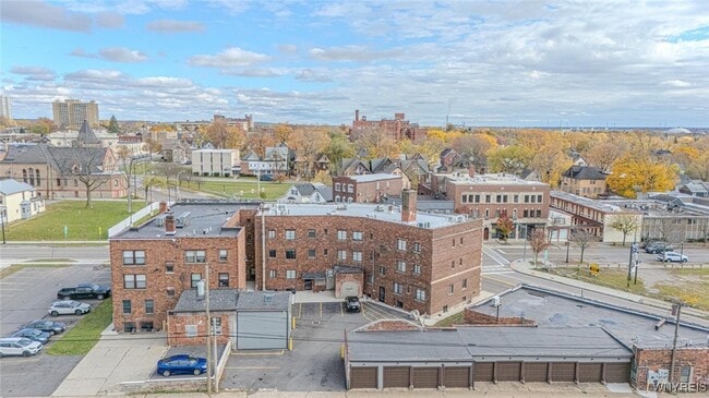 Building Photo - 530 Main St