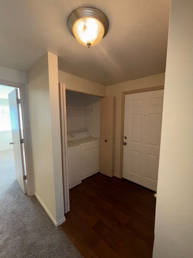 Interior Photo - Trailside