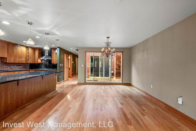Building Photo - 1 br, 2 bath House - 1335 14 Avenue Ste 200