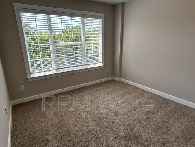 Building Photo - 1100 Kirkeenan Cir