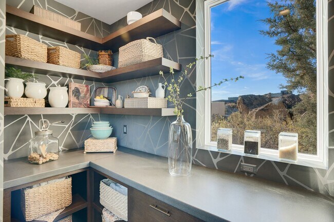Building Photo - Contemporary Fully Furnished Four Bed Four Bath Masterpiece in Tetherow