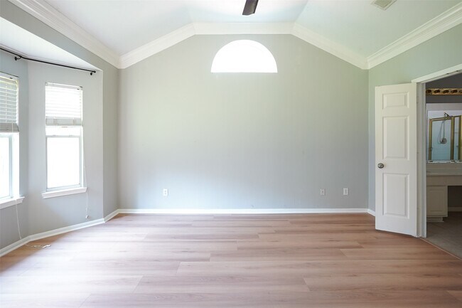 Building Photo - 2403 Blue Shadow Dr