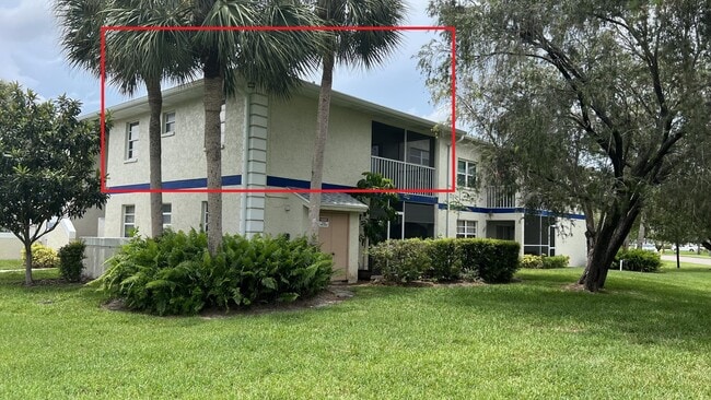 Building Photo - 1532 SE Royal Green Cir