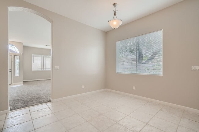 Building Photo - Amazingly beautiful one story house in Summerlin with pool!