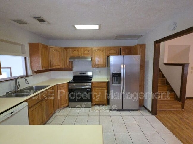 Building Photo - 12709 Burson Dr