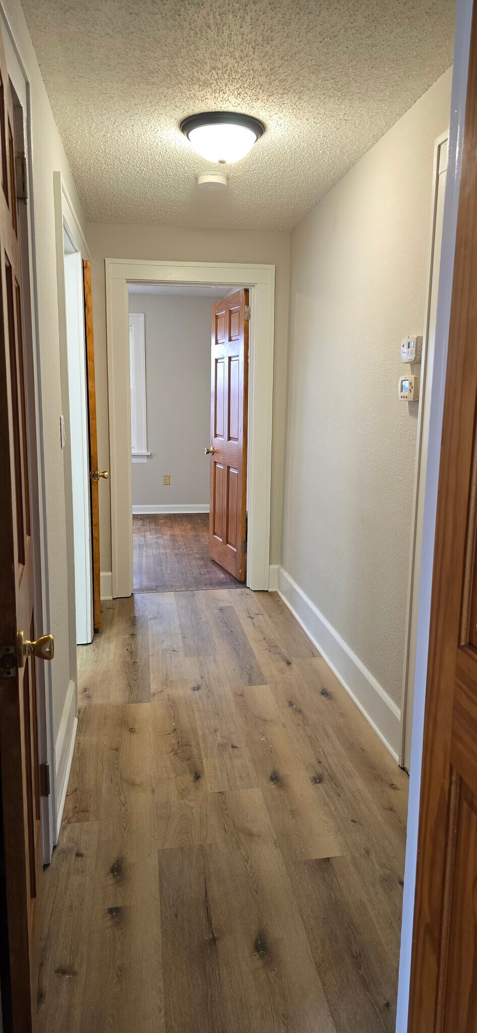 Building Photo - 1420 Thompson Ave