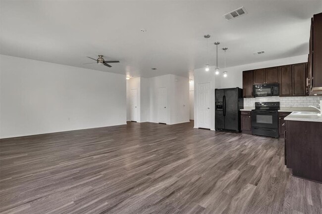 Building Photo - 9300 China Rose Dr