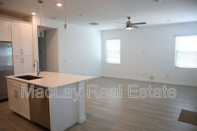 Building Photo - 4077 S Sabrina Dr