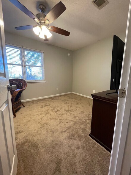 Building Photo - 3877 Villa Ln