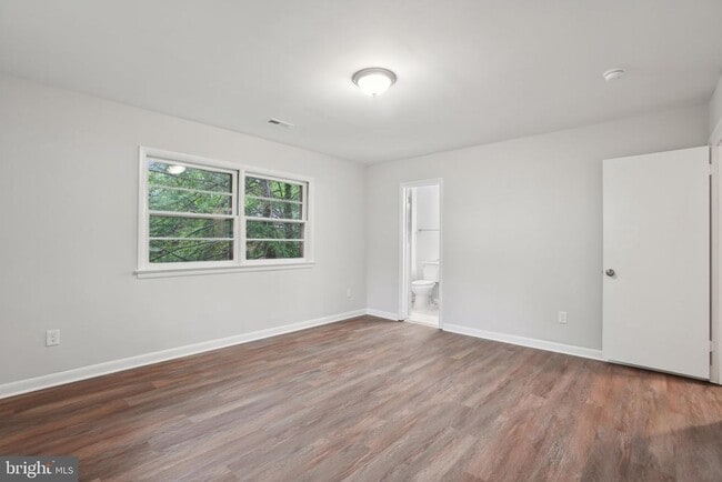 Building Photo - 1440 Woodacre Dr