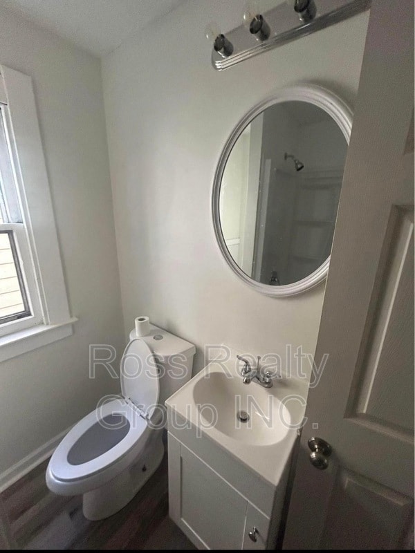 Building Photo - 2750 Monroe St