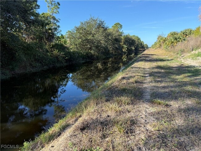 Building Photo - 1014 Lakeside Dr