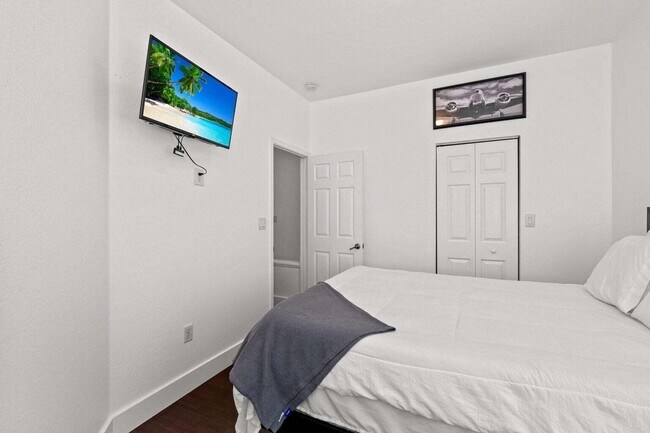 Building Photo - 2988 DC Country Club Boulevard
