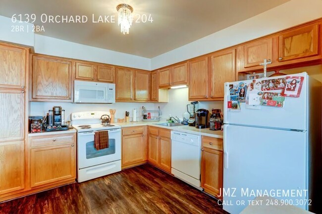 Building Photo - Wonderful West Bloomfield Condo