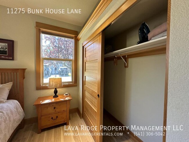 Building Photo - 11275 Bunk House Ln