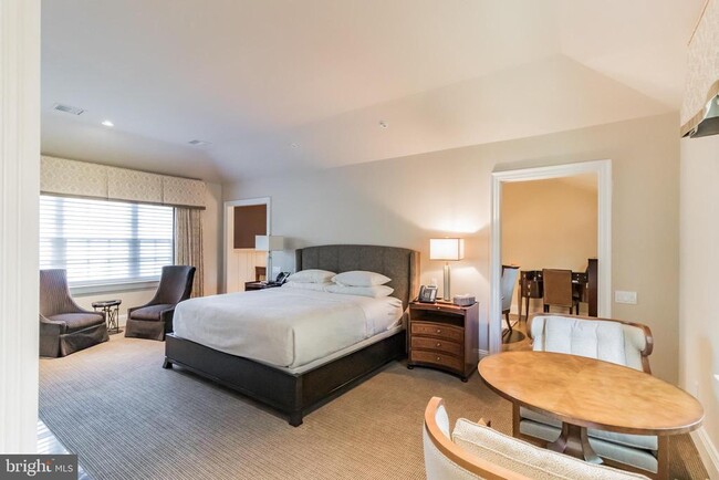 Building Photo - 1911 Stone Ridge Ln