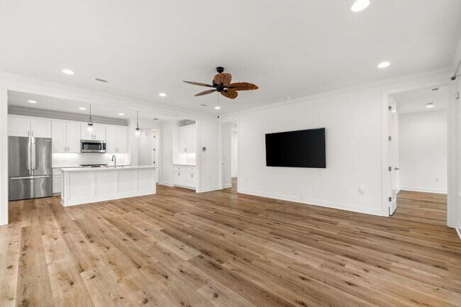 Building Photo - 217 Windrow Way