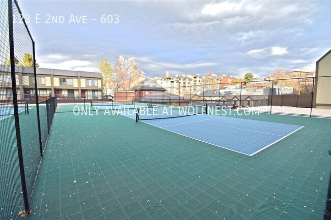 Building Photo - Stunning Downtown SLC Condo - Spacious & P...