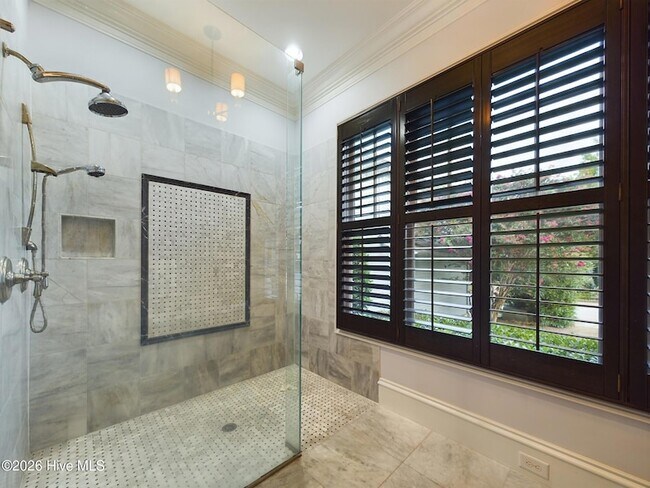 Building Photo - 3724 Rolston Dr