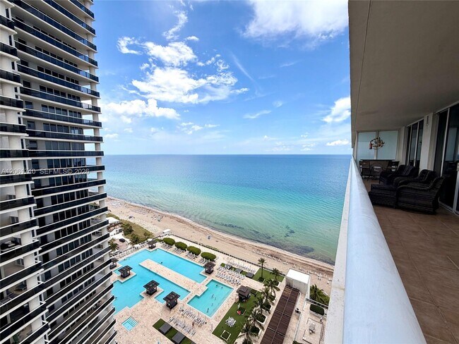 Building Photo - 1830 S Ocean Dr