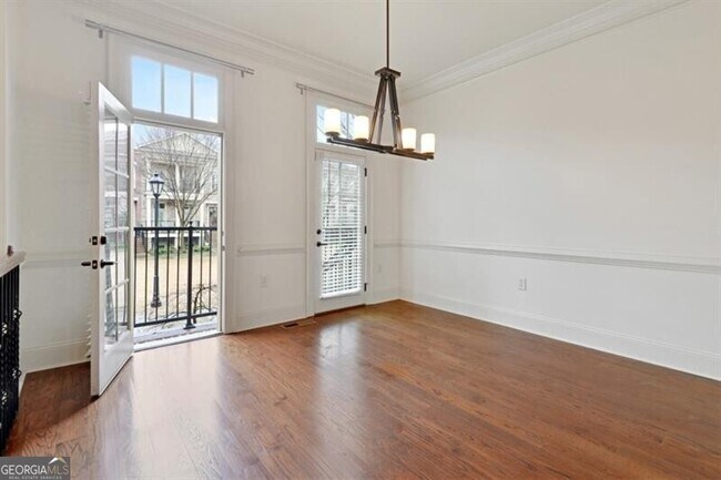 Building Photo - 807 Creekgarden Court