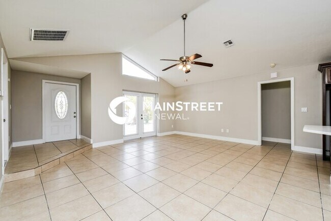 Building Photo - 3 Bedroom Pet-Friendly Home in Cape Coral,...